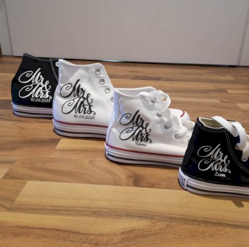 Kundenbild: bedruckte Hochzeits-Chucks von Elisa